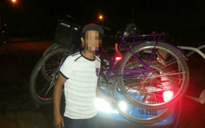 Polícia aborda indivíduos em atitude suspeita e recupera bicicletas furtadas