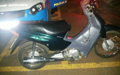 Criança é flagrada dirigindo moto em residencial de Três Lagoas 