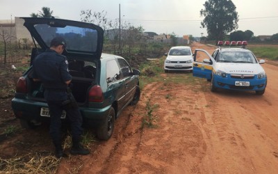 Polícia recupera Gol que foi furtado na frente de borracharia 