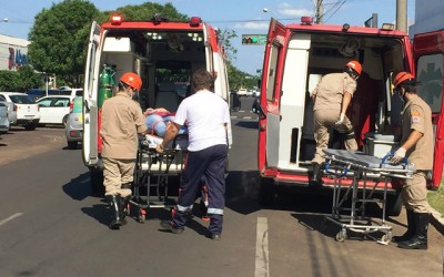 Viatura do Corpo de Bombeiros quebra e vítima de acidente é transferida para unidade do SAMU