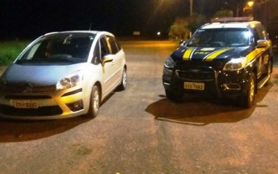 Carro de luxo furtado em Três Lagoas é encontrado no Km 75 da BR-262