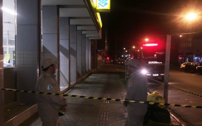 Bombeiros interditaram agência do Banco do Brasil na noite desta quinta-feira 