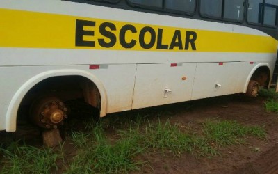 Ônibus escolar com problemas mecânicos colocam em risco a vida de crianças dos distritos de Três Lagoas