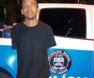 Traficante que furou bloqueio policial é preso andando a pé em rodovia 