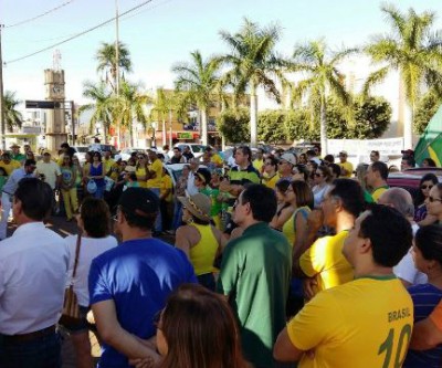 Ao contrário de todo o Brasil, três-lagoenses não comparecem em manifestação 