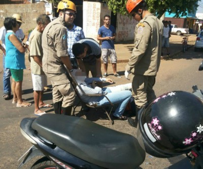 Colisão entre duas motos deixa uma pessoa ferida 