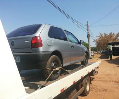 Veículo furtado na frente de universidade é encontrado pela Polícia Militar 