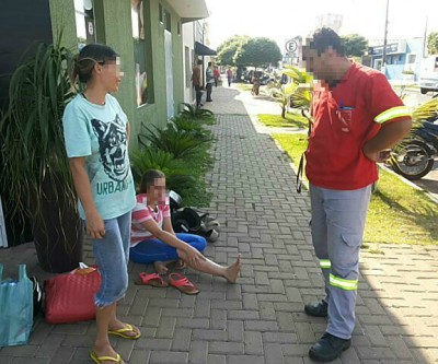 Sogra e nora sofrem acidente de motocicleta no centro da cidade