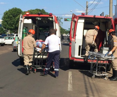 Viatura do Corpo de Bombeiros quebra e vítima de acidente é transferida para unidade do SAMU