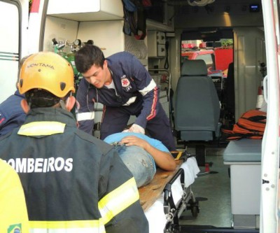 Acidente gravíssimo ocorrido no bairro Vila Nova deixa motorista inconsciente