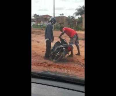  Bêbado em moto cai diversas vezes; tudo foi gravado por um internauta 