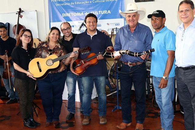 Projetos da Cultura recebem mais de 160 instrumentos musicais