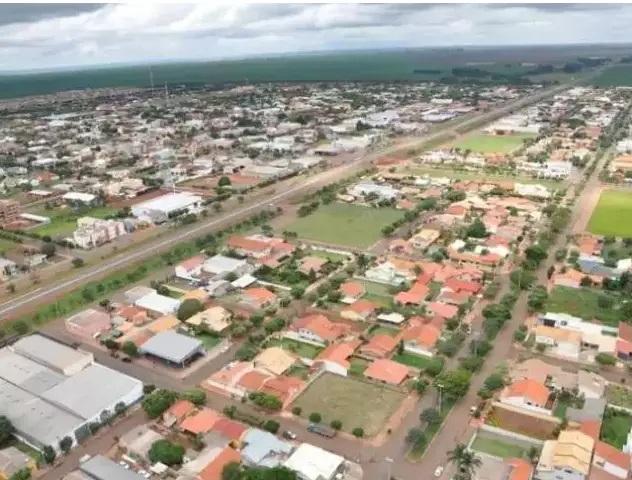 Se sair de casa, família de paciente com covid-19 será multada