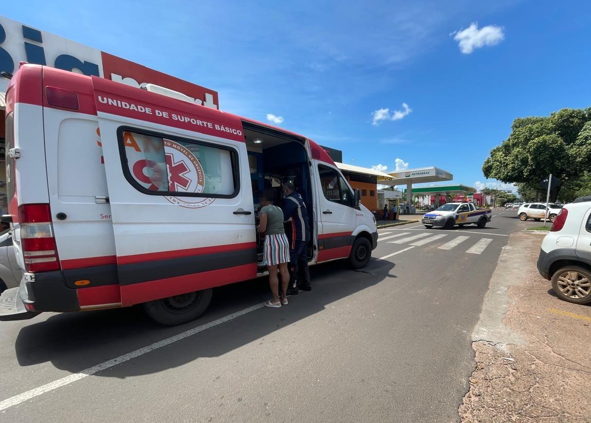 Avó e neto de 6 anos são atropelados enquanto atravessavam faixa de pedestres na frente supermercado em Três Lagoas