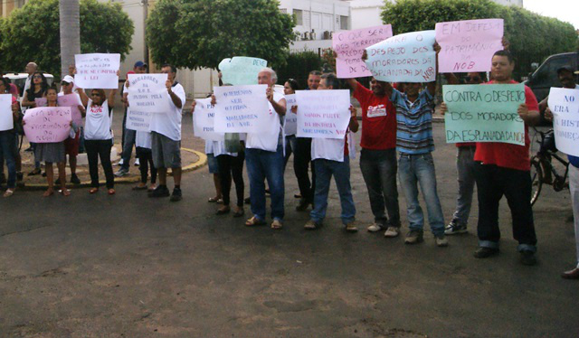 Protesto marca desfile de 07 de Setembro em Três Lagoas 