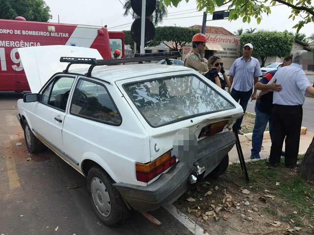 Empresário sai ileso em acidente no bairro Lapa em Três Lagoas 