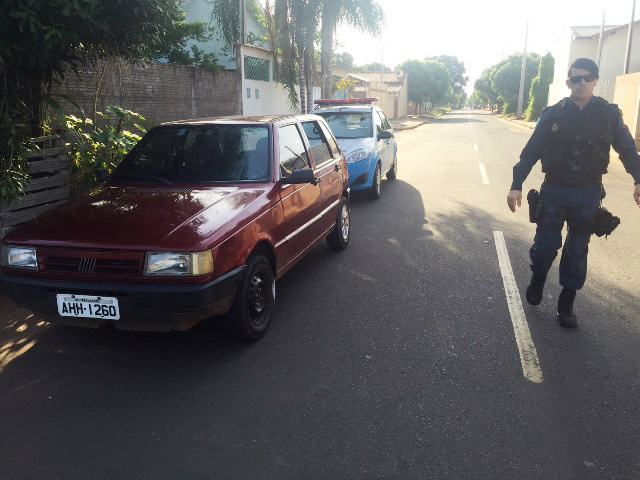 Após furto na madrugada, carro de comerciante é encontrado no Santos Dumont 